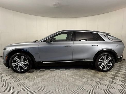 Used 2024 Cadillac Lyriq Tech RWD image 3