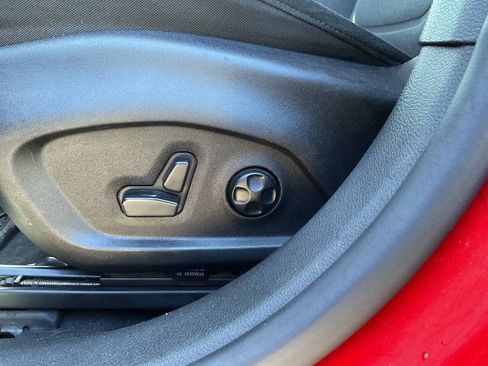 Used 2020 Jeep Renegade Latitude w/ Cold Weather Group AWD/4WD image 14