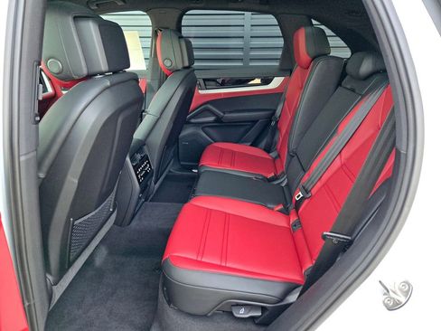 New 2026 Porsche Cayenne image 18