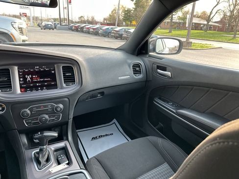 Used 2023 Dodge Charger SXT image 9