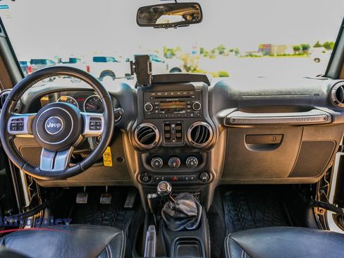 Used 2017 Jeep Wrangler Unlimited Sport AWD/4WD image 13