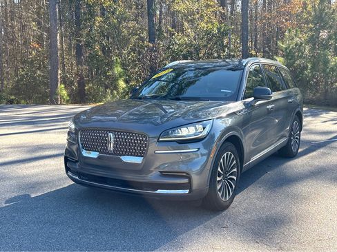 Used 2023 Lincoln Aviator Reserve w/ Equipment Group 201A image 3