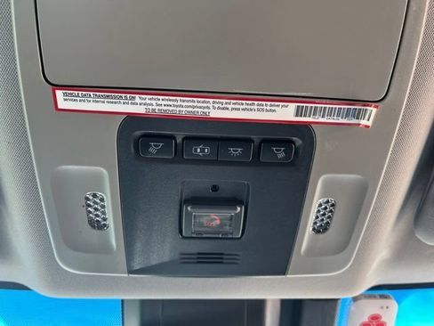 Used 2020 Toyota Camry XLE w/ Carpet Mat Package FWD image 17