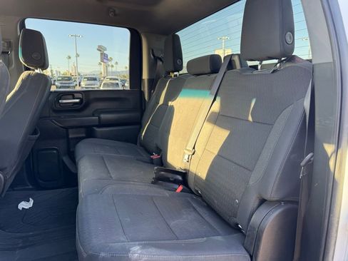 Used 2025 Chevrolet Silverado 2500 Custom w/ Custom Value Package image 4