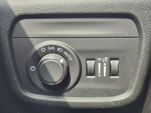 Used 2025 Jeep Grand Cherokee Altitude AWD/4WD image 25
