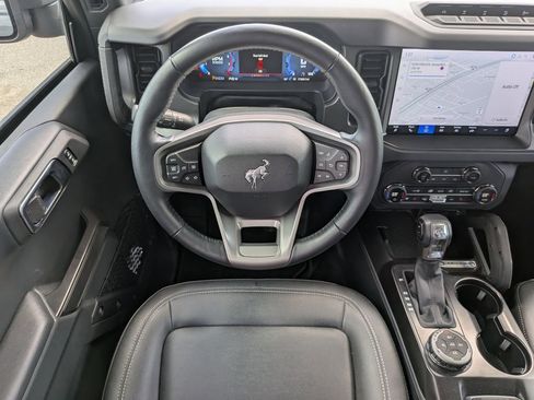 Used 2025 Ford Bronco Badlands image 17