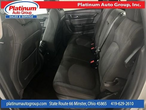 Used 2017 Chevrolet Traverse LT image 25