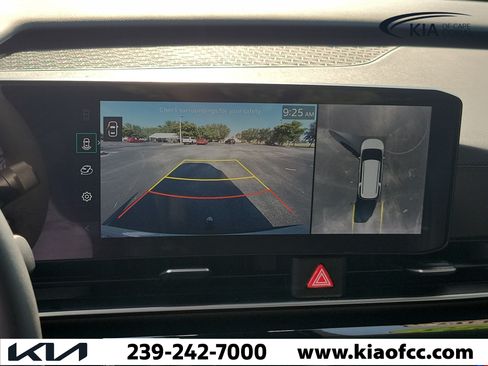 Certified 2025 Kia Carnival SX Prestige FWD image 29