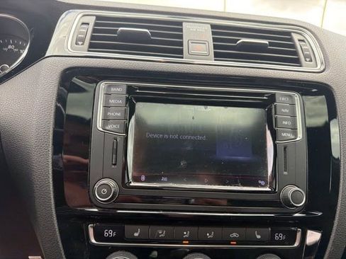Used 2017 Volkswagen Jetta GLI FWD image 13