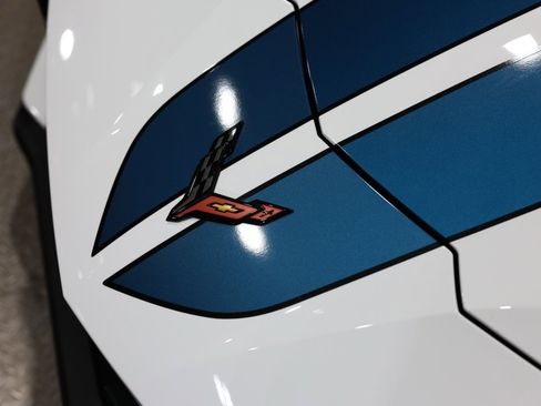 Used 2024 Chevrolet Corvette Stingray Premium Conv w/ Z51 Performance Package image 14