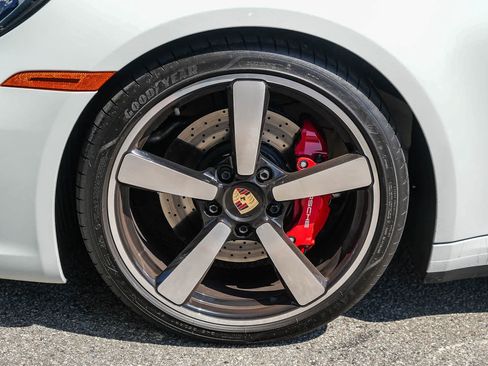 Used 2024 Porsche 911 Carrera S RWD image 9