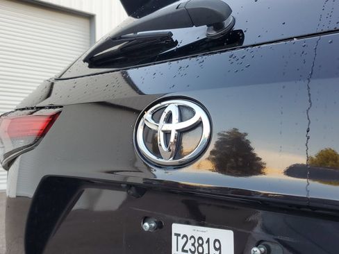 Used 2021 Toyota Highlander L FWD image 6
