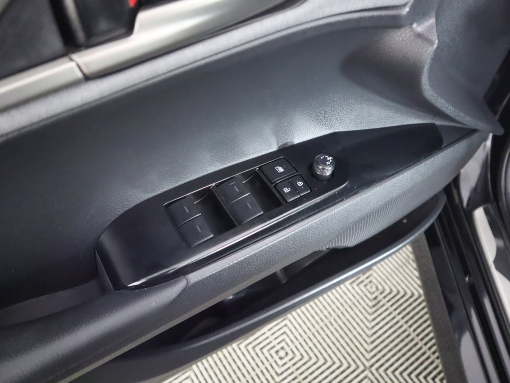 Used 2025 Toyota Camry LE AWD/4WD image 32