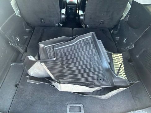 Used 2023 Ford Explorer XLT w/ Equipment Group 202A AWD/4WD image 34