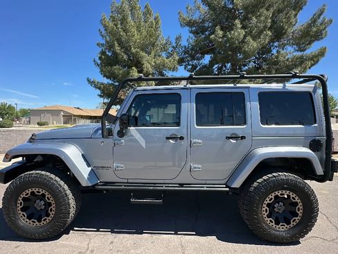 Used 2015 Jeep Wrangler Unlimited Sahara image 1