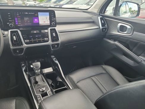 Certified 2022 Kia Sorento SX FWD image 12
