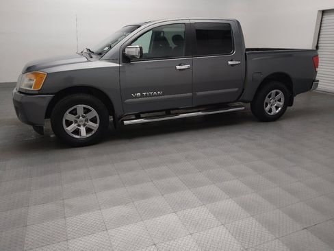 Used 2014 Nissan Titan SV RWD image 2