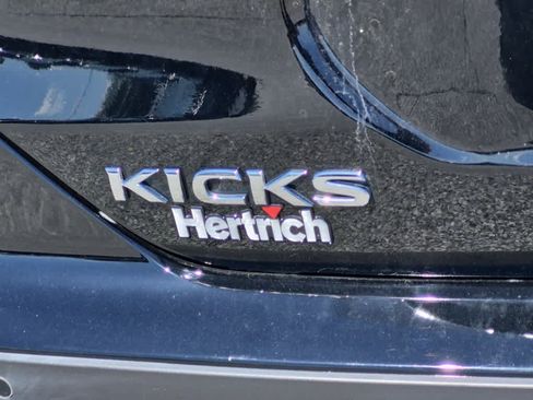Used 2023 Nissan Kicks SR w/ SR Premium Package FWD image 19