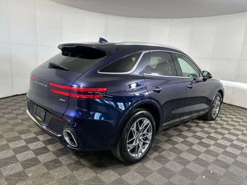 Used 2025 Genesis GV70 2.5T AWD/4WD image 3