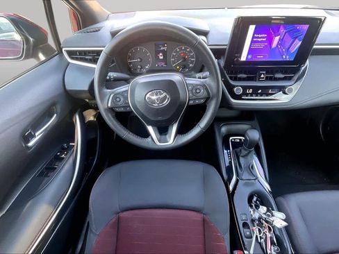 Used 2024 Toyota Corolla SE FWD image 6