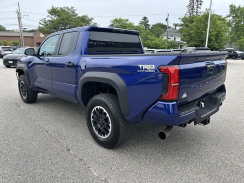 Used 2024 Toyota Tacoma TRD Off-Road AWD/4WD image 7