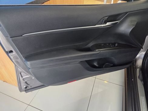 Used 2024 Toyota Camry SE FWD image 11
