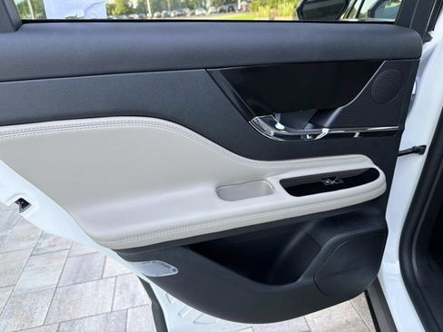 New 2026 Lincoln Corsair Premiere FWD image 13