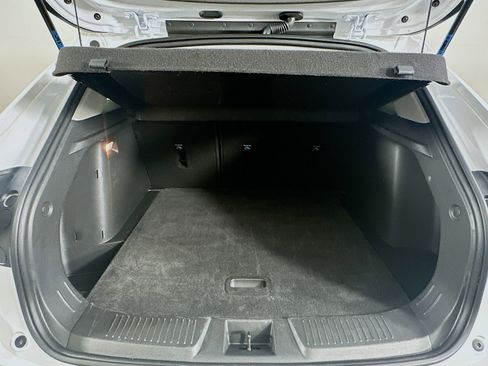 Used 2025 Chevrolet Trax LT w/ LT Convenience Package image 26