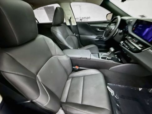 Used 2025 Lexus ES 300h w/ Premium Package FWD image 29