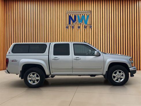 Used 2011 GMC Canyon SLT AWD/4WD image 17