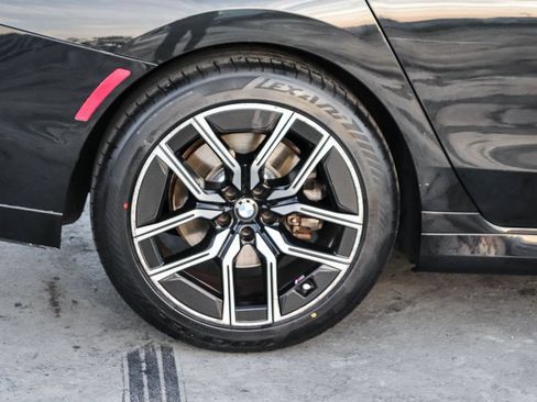Used 2024 BMW 740i RWD image 12