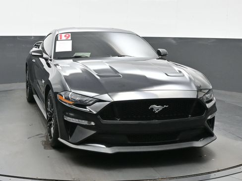 Used 2019 Ford Mustang GT Premium w/ GT Performance Package RWD image 8