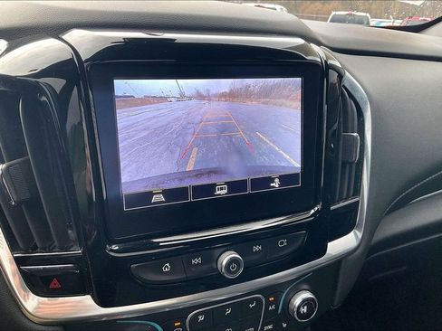 Used 2023 Chevrolet Traverse LT image 17