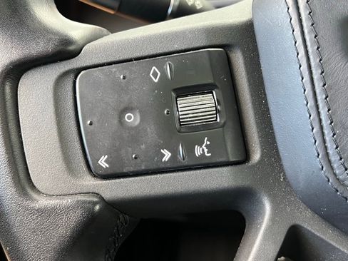 Used 2021 Land Rover Defender 110 X image 8