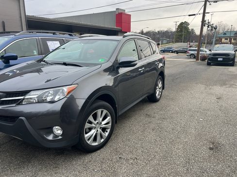 Used 2015 Toyota RAV4 Limited image 3