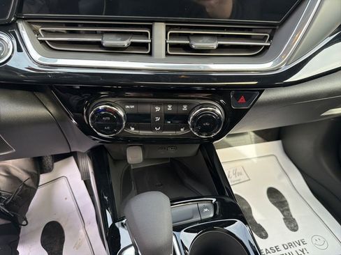 New 2026 Chevrolet Trax RS w/ Sunroof Package FWD image 19