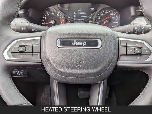 Used 2025 Jeep Compass Latitude AWD/4WD image 12