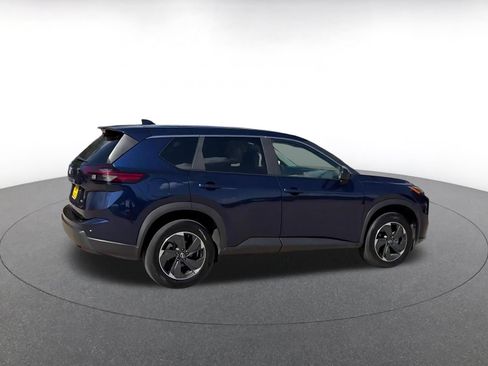 Used 2025 Nissan Rogue SV AWD/4WD image 15