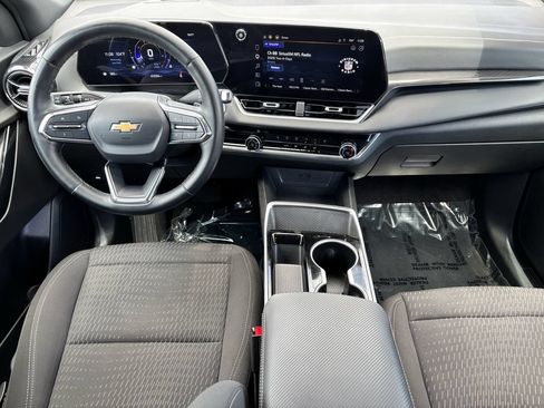Used 2025 Chevrolet Equinox LT FWD image 11