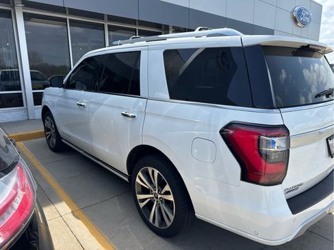 Used 2021 Ford Expedition Platinum image 2