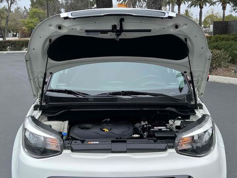 Used 2016 Kia Soul + w/ Designer's Package image 17