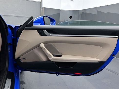 Used 2025 Porsche 911 Carrera image 16