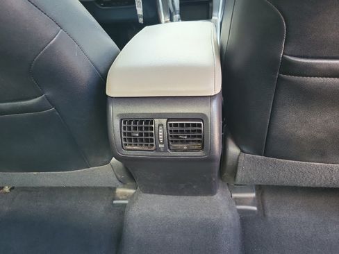 Used 2015 Toyota Camry XSE FWD image 14