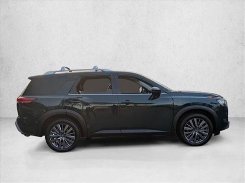 Certified 2023 Nissan Pathfinder SL w/ SL Premium Package FWD image 4