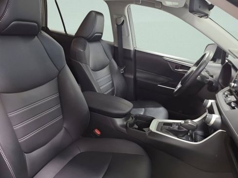 Used 2021 Toyota RAV4 XLE Premium AWD/4WD image 17