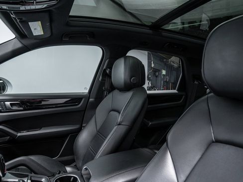 Used 2023 Porsche Cayenne image 27