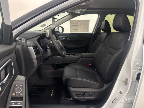 New 2026 Nissan Rogue Platinum w/ Platinum Premium Package image 10