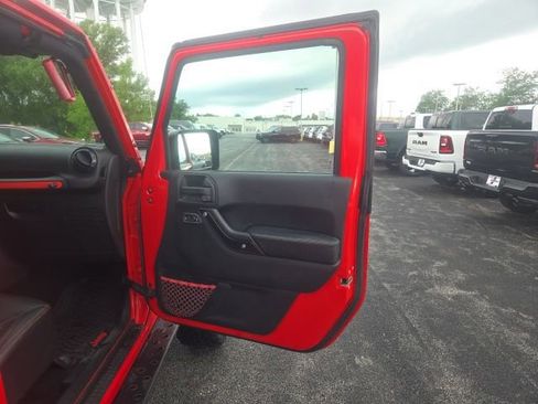 Used 2017 Jeep Wrangler Unlimited Rubicon AWD/4WD image 19