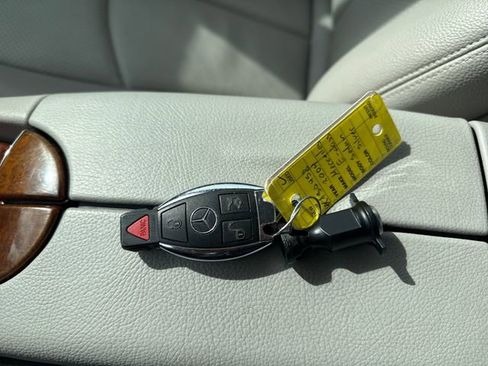 Used 2004 Mercedes-Benz E 320 4MATIC Sedan image 23