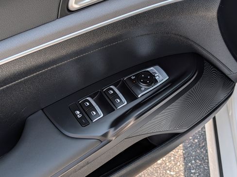 Certified 2025 Kia K5 LXS FWD image 19